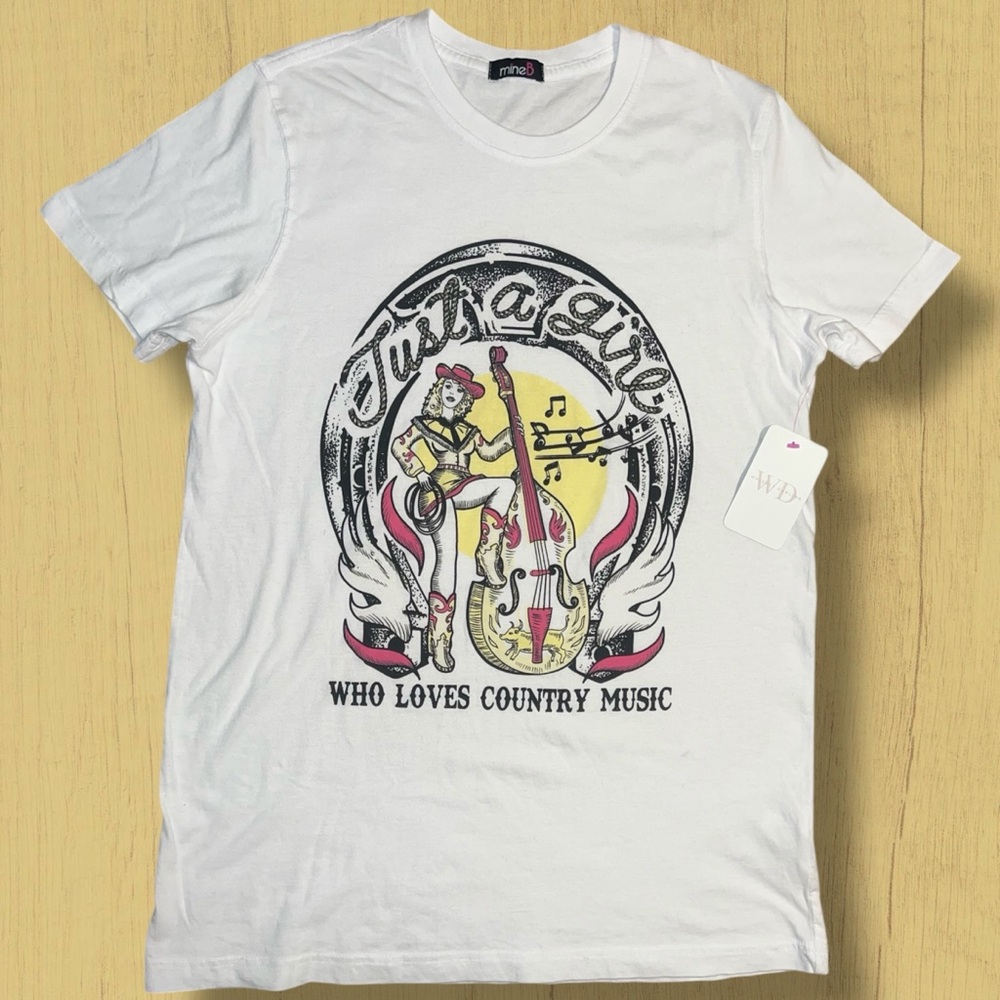 NWT MineB “Just A Girl Who Loves Country Music” Graphic Short Sleeve T-Shirt